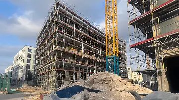 623058607