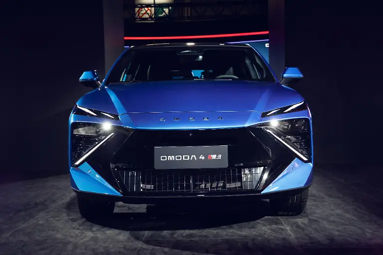 Omoda-4-HEV-Blue-002