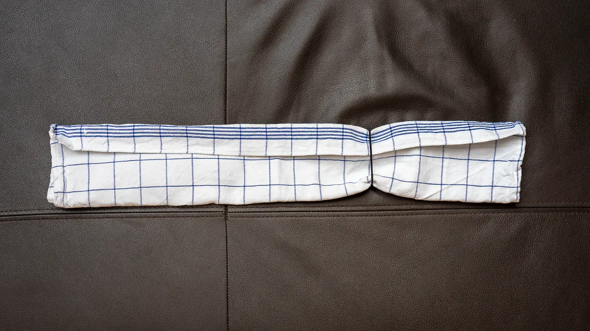 Anleitung-Behelfsmaske-aus-Tuch-falten-7