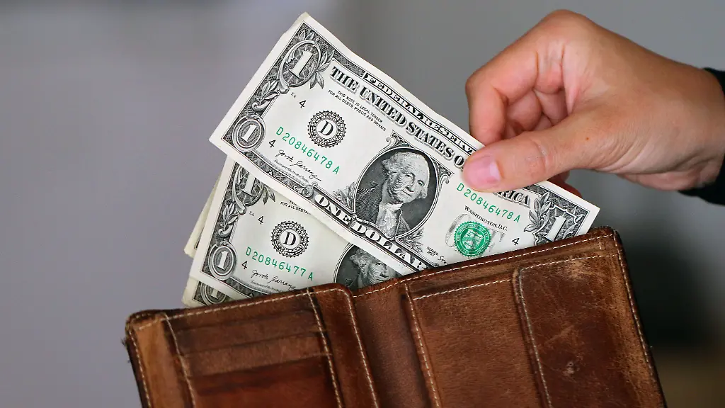 624488347