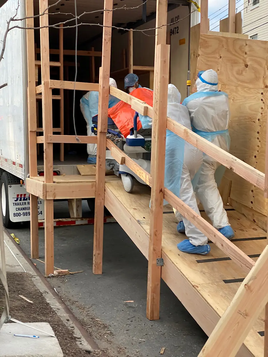 2020-04-04T000000Z-471309243-RC2ZXF9KT5J0-RTRMADP-3-HEALTH-CORONAVIRUS-USA