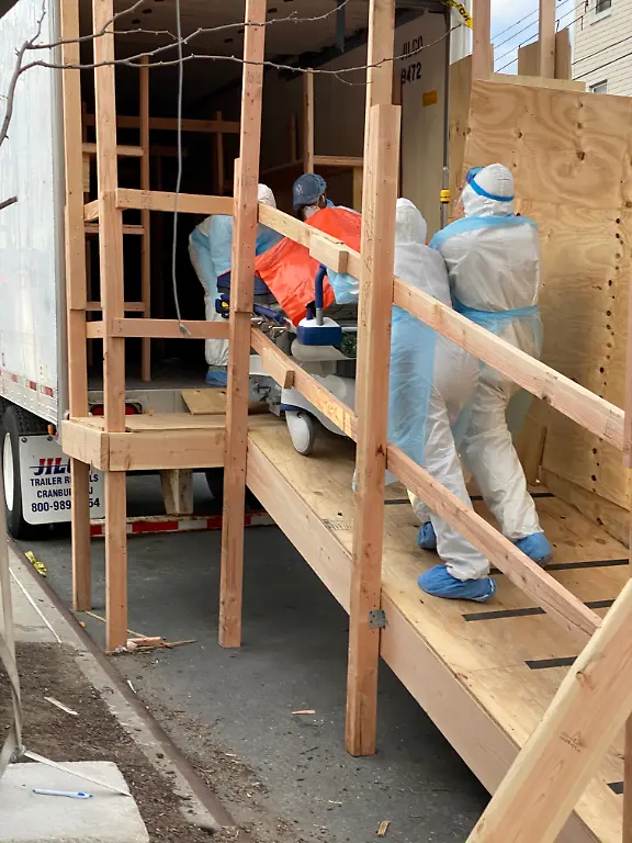 2020-04-04T000000Z-471309243-RC2ZXF9KT5J0-RTRMADP-3-HEALTH-CORONAVIRUS-USA