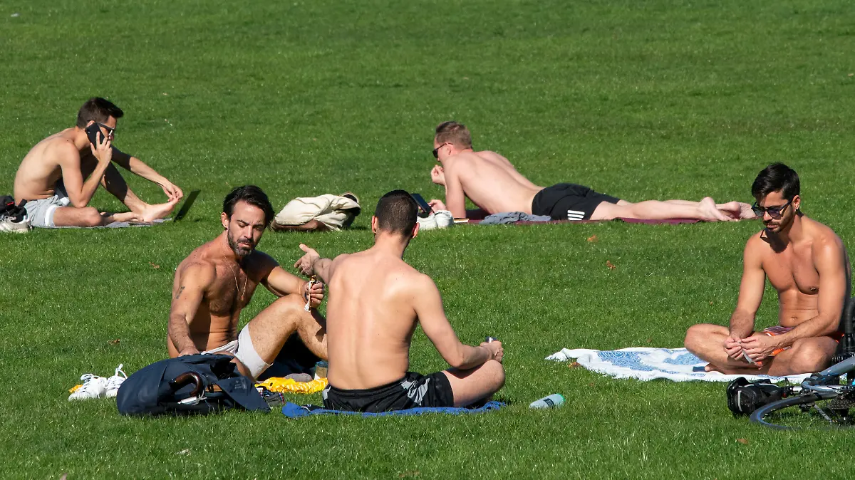 2020-04-06T224357Z-138888491-RC2AZF91YAV9-RTRMADP-3-HEALTH-CORONAVIRUS-NEW-YORK