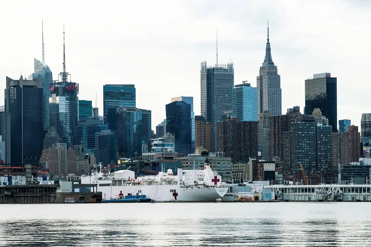 2020-04-07T143750Z-666173090-RC2QZF9OZKWE-RTRMADP-3-HEALTH-CORONAVIRUS-NEW-YORK