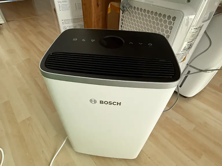 Test-Luftentfeuchter-Bosch-Bedienpanel-minimalistisch