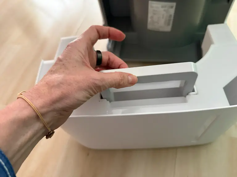 Test-Luftentfeuchter-Comfee-Tragegriff-Wassertank