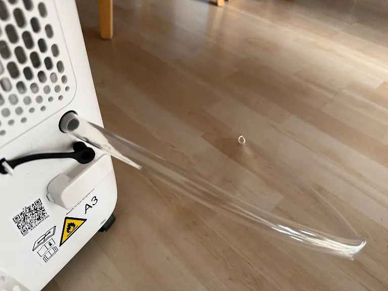 Test-Luftentfeuchter-Comfee-langer-Schlauch-für-größere-Wassermengen
