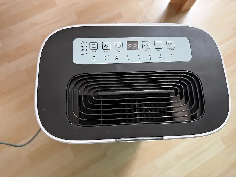 Test-Luftentfeuchter-Trotec-Bedienpanel
