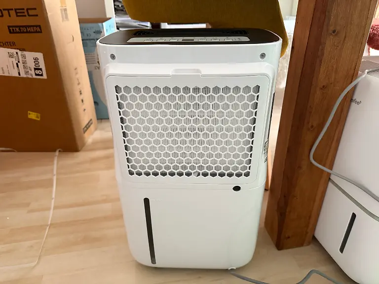 Test-Luftentfeuchter-Trotec-Luftfilter