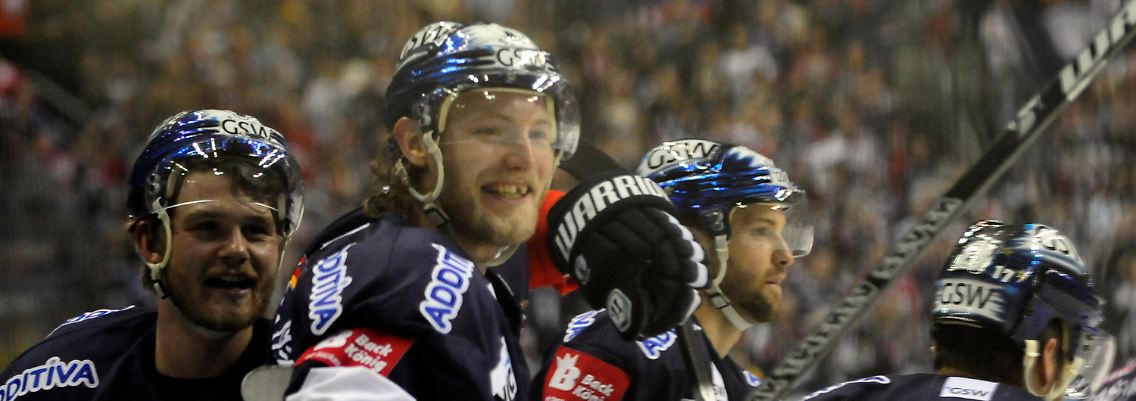 Berlins Florian Busch hat keinen Bock auf ein fünftes Spiel.