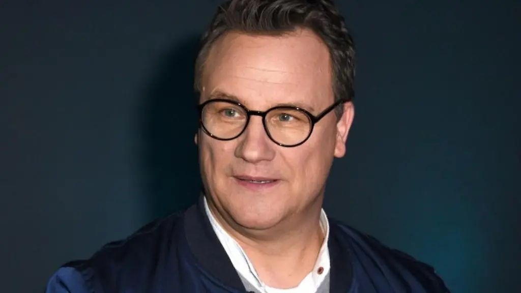 Guido-Maria-Kretschmer-Modedesigner-gibt-praktische-Tips-zum-Maskennaehen