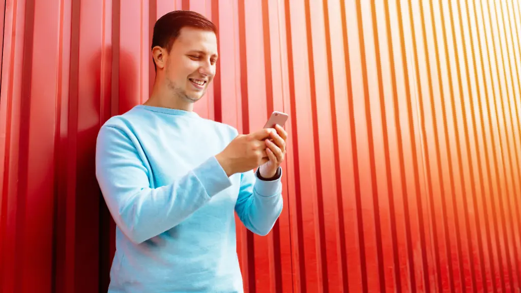mann_mit_smartphone