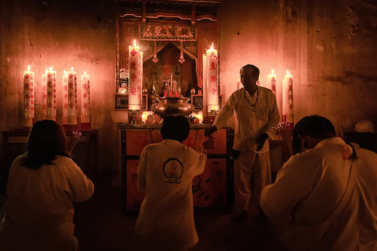 625583467