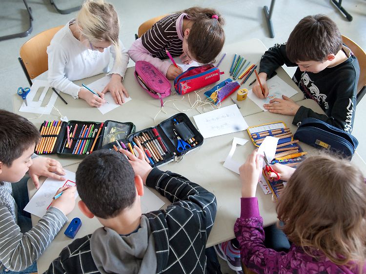 Vor allem Zuwandererkinder aus bildungsfernen Haushalten werden nach Ansicht eines Experten den Bildungsstand weiter senken.