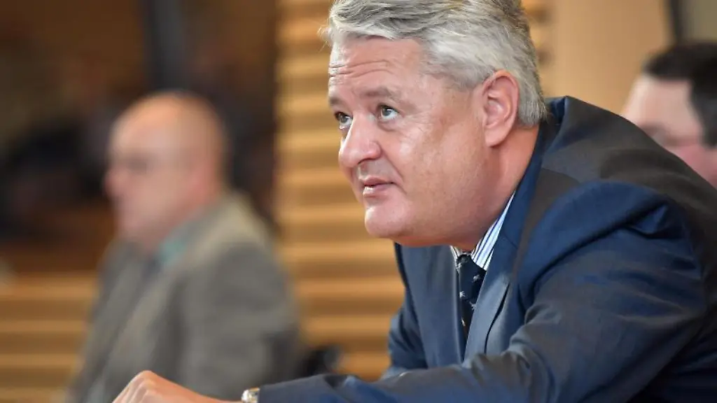 Lutz-Hasse-Datenschutzbeauftragter-von-Thueringen-bei-einer-Debatte-im-Thueringer-Landtag