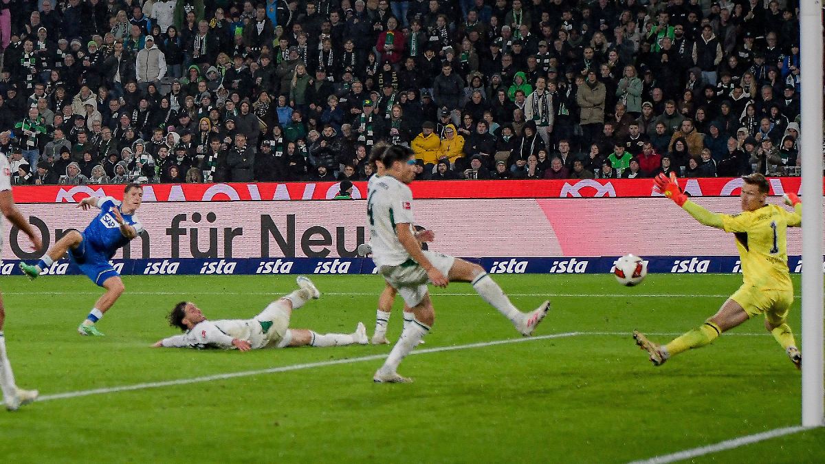 Defeat in crisis duel: Gladbach's fall is now dramatic - | and ...