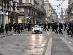 Zweiter Tag mit Ausschreitungen: Jugendliche verwüsten Innenstadt von Mailand