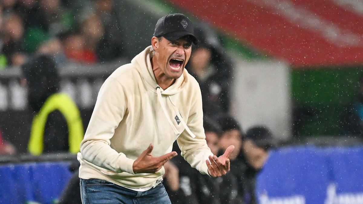 Gladbach fans urge support after six straight defeats