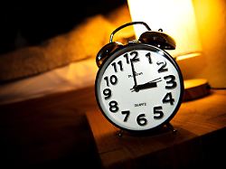 Ende der Sommerzeit: Uhren werden in der Nacht auf Winterzeit zurückgestellt