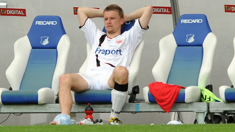 Abstiegskampf ohne Abwehrchef: Für Maik Franz von Eintracht Frankfurt ist die Saison vorbei.