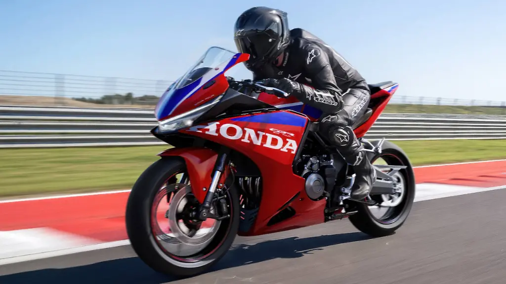 590069_27YM_Honda_CBR500R_FOUR
