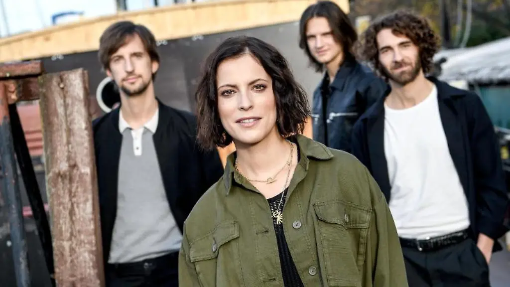Johannes-Stolle-l-r-Stefanie-Kloss-Thomas-Stolle-und-Andreas-Nowak-von-der-Band-Silbermond