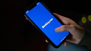 590889632