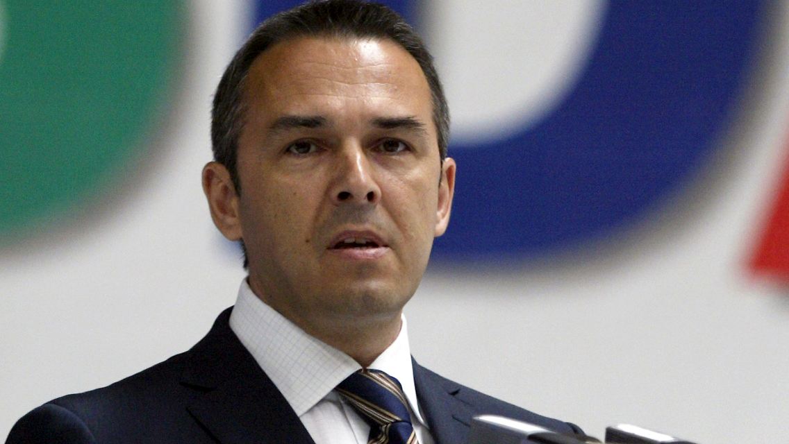 Brankovic - und mit ihm die gesamte Regierung - können "wegen Urlaubs" nicht entlassen werden.