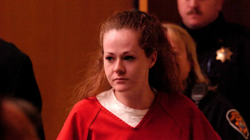 epi_1084185834_REUTERSFOTO_2026-10-03T095406Z 141454320 RC2PTNAYXSRM RTRMADP 3 TENNESSEE-EXECUTION.JPG_Christa Pike enters