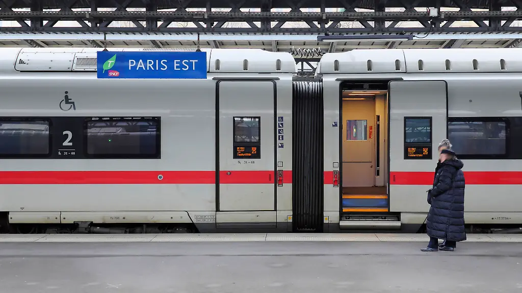 594529043