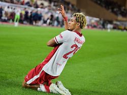 Erste Conference-League-Pleite: Paris Brunner schockt SC Freiburg mit Solo-Geniestreich