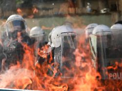 Umweltministerium brennt: Gewalt eskaliert bei Protesten in Albanien