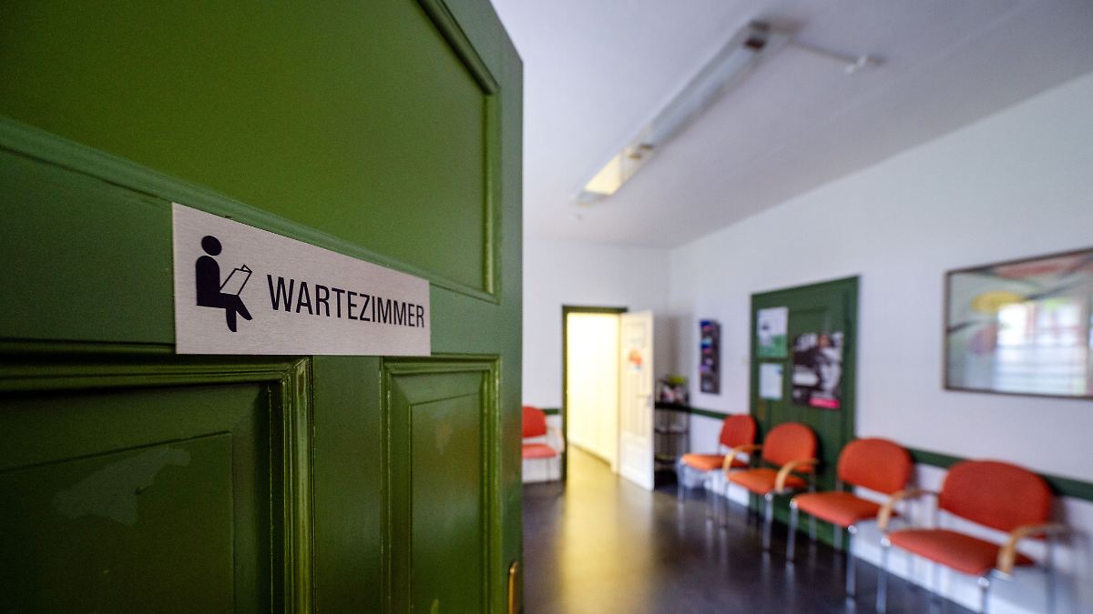 German insurers reject doctors’ warning of fewer appointments after bonus cuts