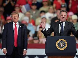 Bosbach nennt es "peinlich": Audi-Chef Döllner verteidigt umstrittenen Auftritt mit Trump