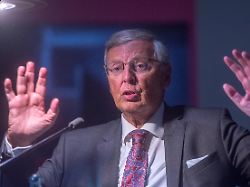Risiko des Scheiterns zu groß?: Bosbach widerspricht Ministerpräsident Wüst bei AfD-Verbot