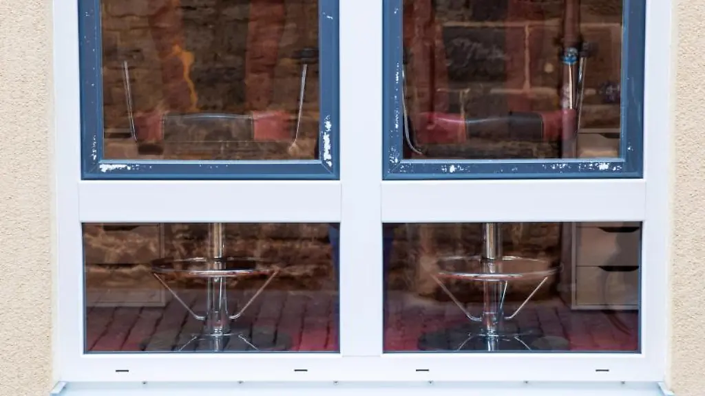 Die-Fenster-an-einem-Bordel-im-Rotlichtviertel