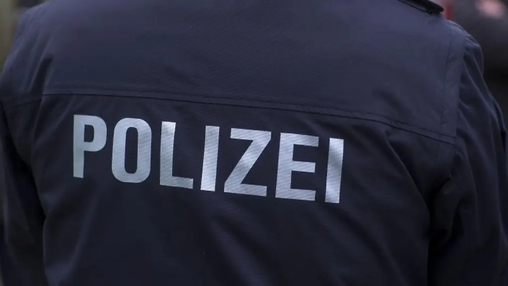 Polizist-in-Uniform