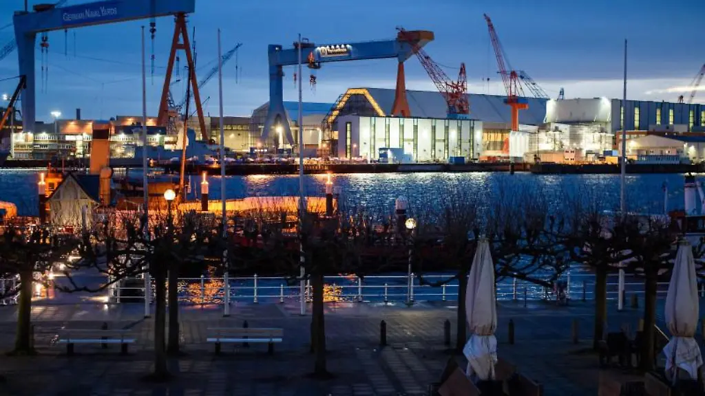 Die-Kieler-Werften-halten-trotz-der-Corona-Pandemie-bislang-den-Produktionsbetrieb-ohne-Kurzarbeit-aufrecht