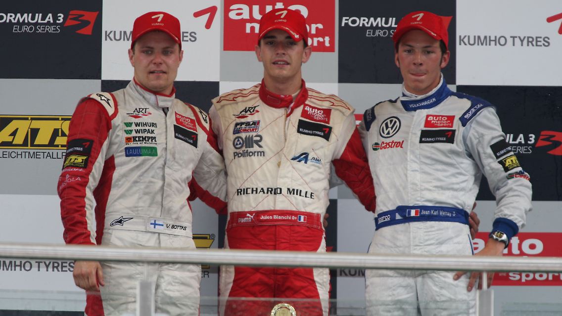 Blick aufs Podest: Valtteri Bottas, der Sieger Jules Bianchi und Jean Karl Vernay.