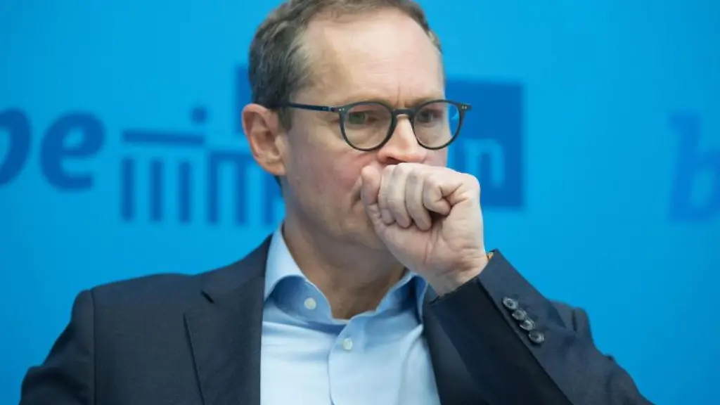 Michael-Mueller-SPD-Berlins-Regierender-Buergermeister-aeussert-sich-auf-einer-Pressekonferenz