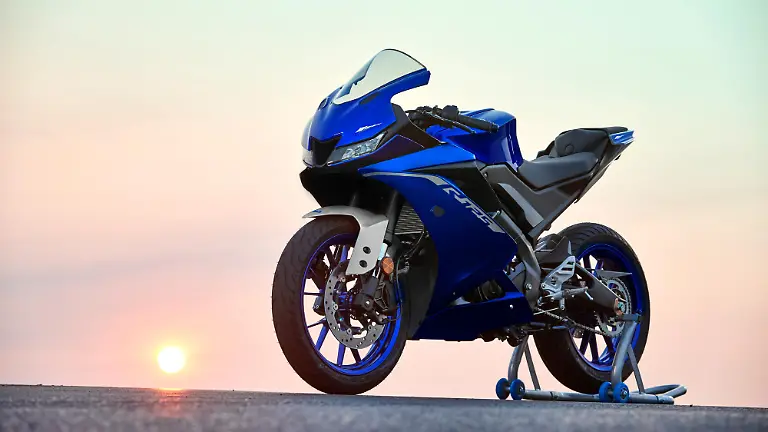 2020-Yamaha-YZF-R125-EU-Icon-Blue-Static-002-03