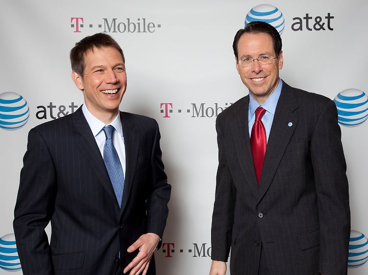 Telekom-Chef Rene Obermann (links) und sein AT&T-Kollege Randall Stephenson haben den Deal besiegelt.