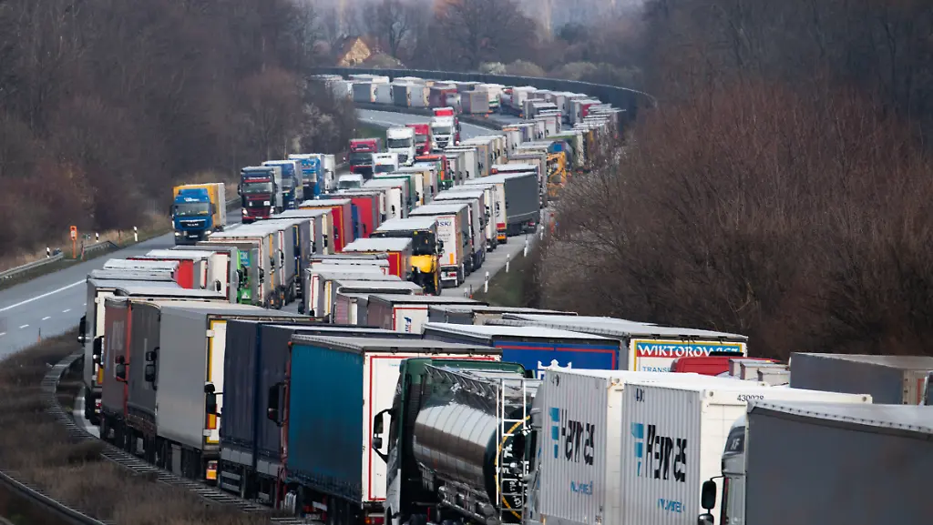 Stau-Corona-Sachsen-Bautzen