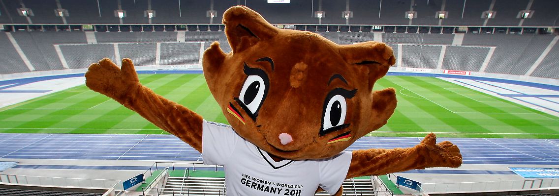 Und ein Maskottchen hat die WM auch: Karla Kick im Berliner Olympiastadion.