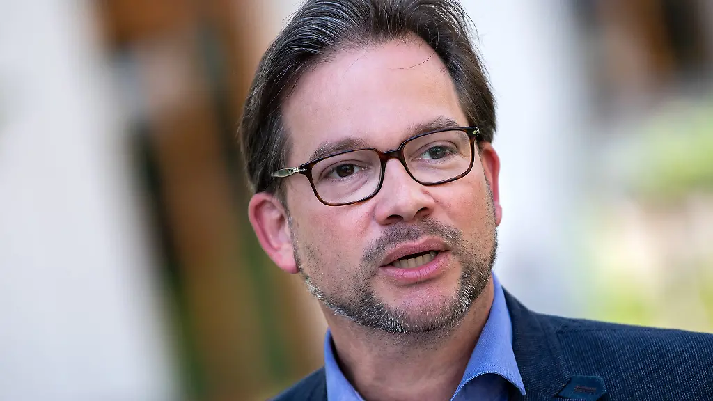 e54ef8aec1f6ae21bf5c6d5ee7bb9ab2