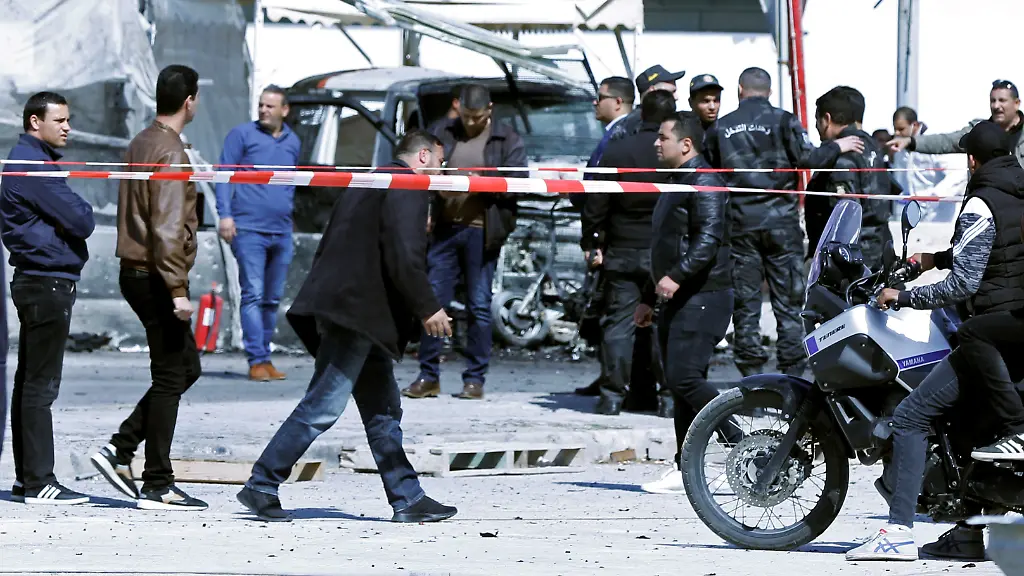 2020-03-06T112335Z-294908309-RC2BEF9JGTAK-RTRMADP-3-TUNISIA-SECURITY-BLAST