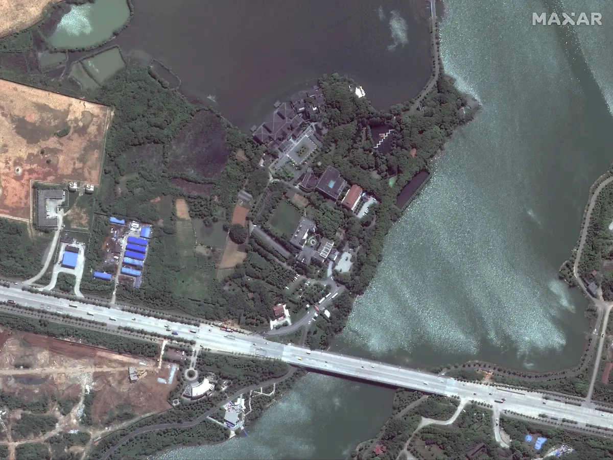 87520f8b27d867a03a7cd84804892369