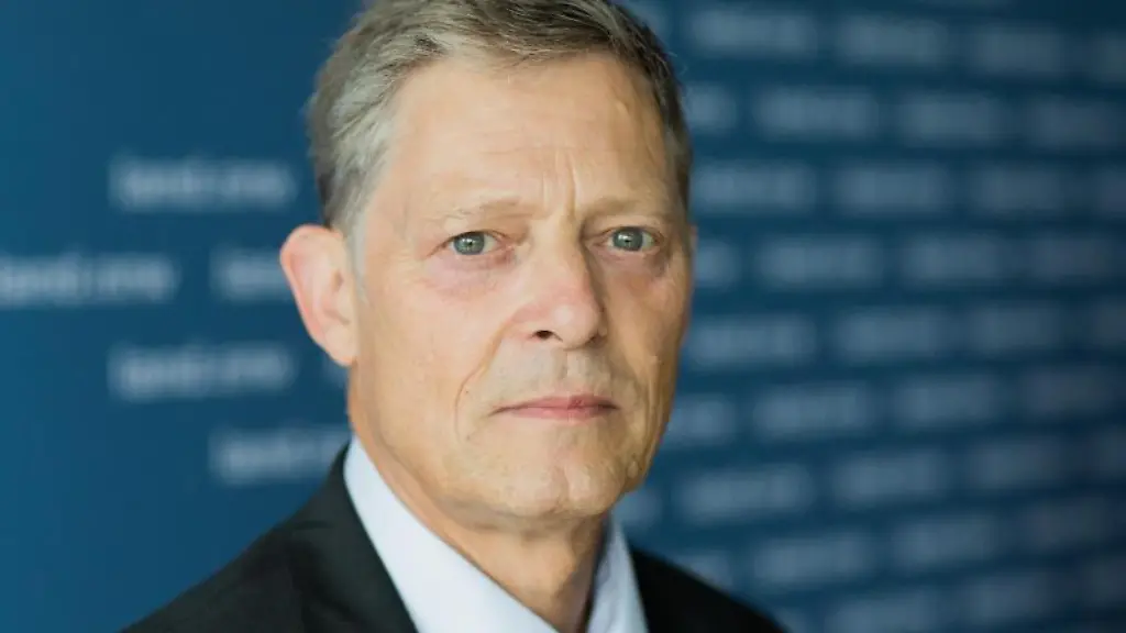 Edmund-Heller-Staatssekretaer-im-Ministerium-fuer-Arbeit-Gesundheit-und-Soziales