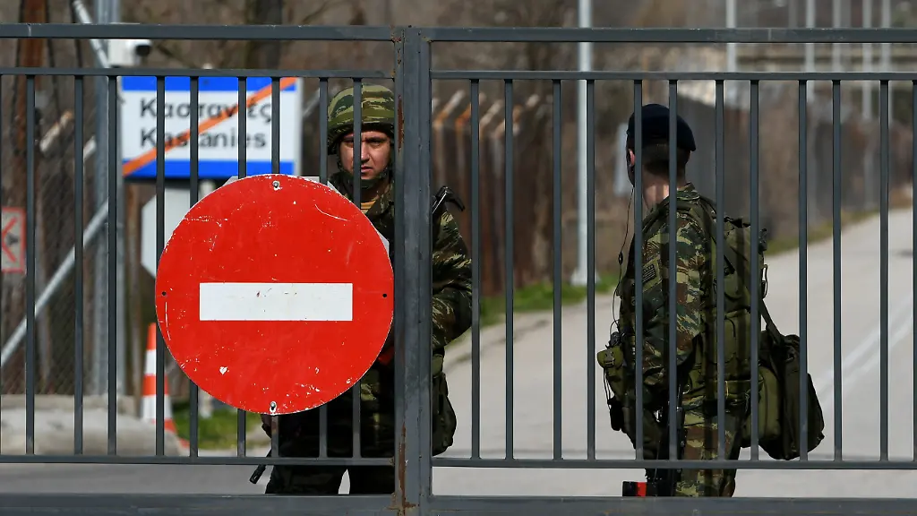 2020-02-28T145528Z-324072520-RC2Q9F9U7LB0-RTRMADP-3-SYRIA-SECURITY-GREECE