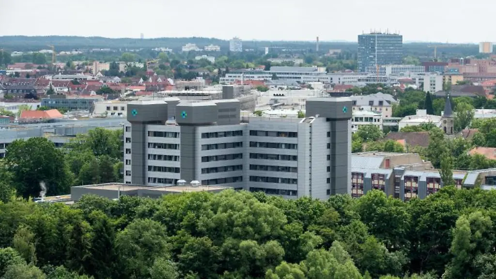 Das-Universitaetsklinikum-Erlangen-Blickrichtung-Sueden